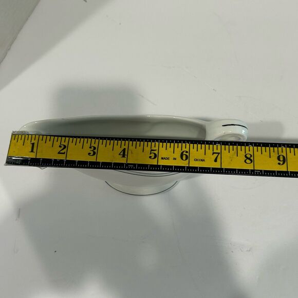 John Maddock & Sons Vintage Fine Earthenware/ Porcelain Gravy Boat. - Picture 12 of 12